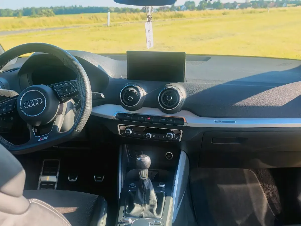 Gebraucht Audi Q2 Sport 150 PS (110 kW) 2018 Grau SUV