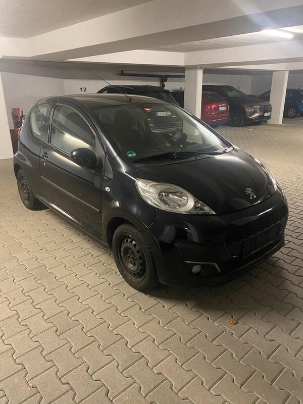 Schwarz Gebraucht 2013 Peugeot 107 Kleinwagen | 2.900 € (Fairer Preis) - Bild 1/4