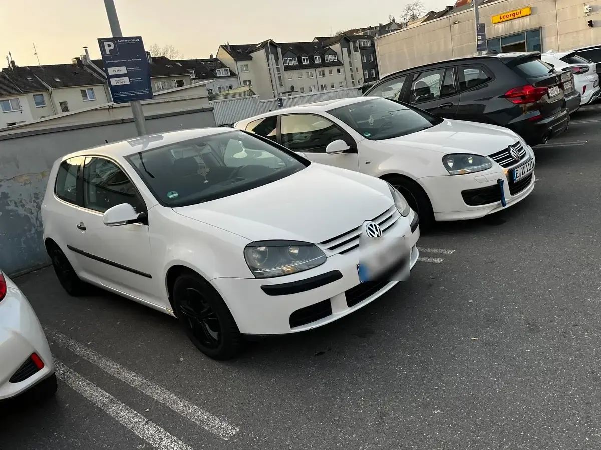 Gebraucht VW Golf V 140 PS (102 kW) 2003 Weiß Kleinwagen