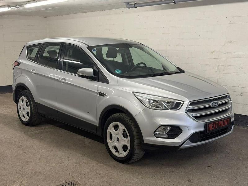 Gebraucht Ford Kuga Trend 150 PS (110 kW) 2018 Silber SUV