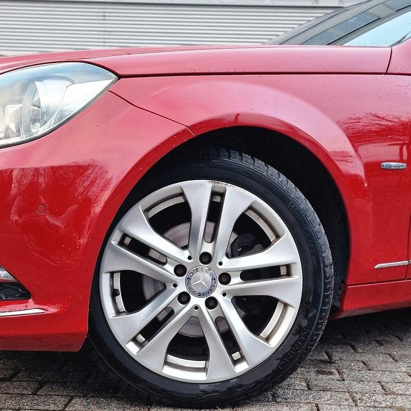 Gebraucht Mercedes C250 Avantgarde 204 PS (150 kW) 2012 Rot Kombi