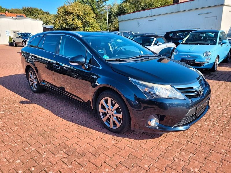 Gebraucht Toyota Avensis Life 150 PS (110 kW) 2012 Kombi