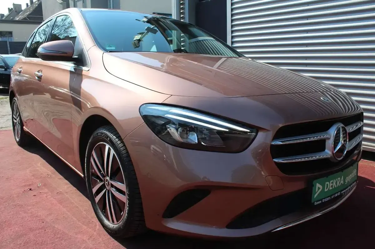 Gebraucht Mercedes B250 160 PS (117 kW) 2022 Rosegold Kleinwagen