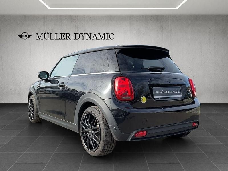 Gebraucht Mini Cooper SE Hatch 135 kW (184 PS) 2022 Midnight black Kleinwagen