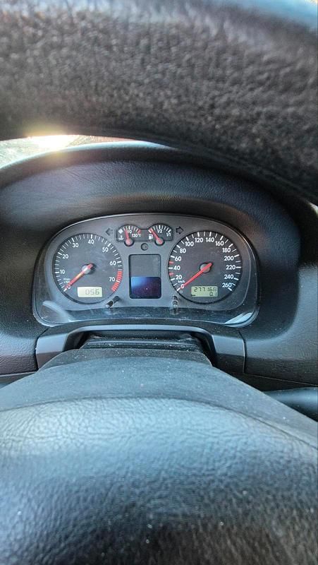 Gebraucht VW Golf IV 101 PS (74 kW) 2000 Silber Limousine