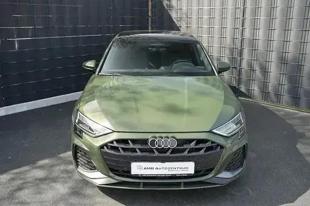 Gebraucht Audi A3 S-Line 150 PS (110 kW) 2025 Grün Limousine