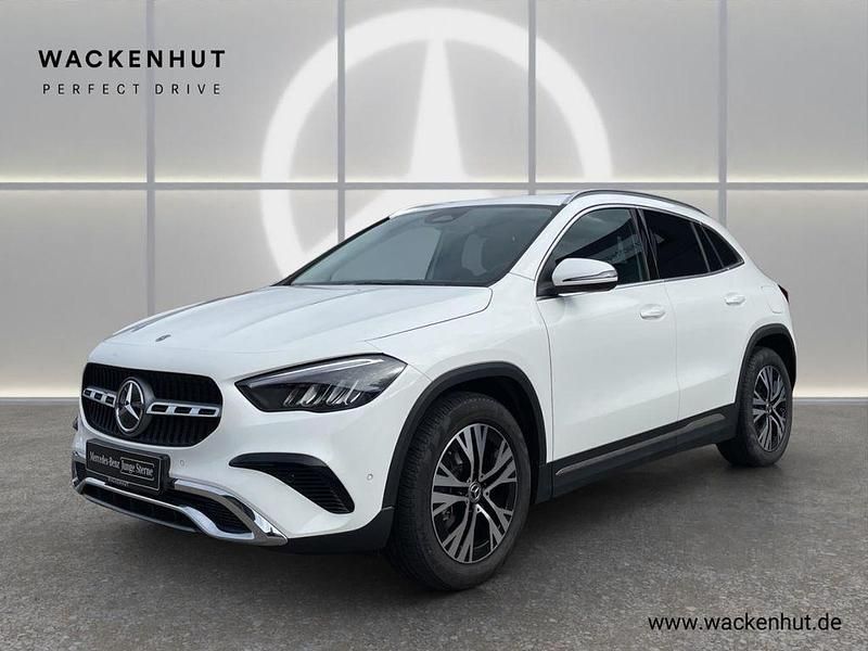Weiss Gebraucht 2024 Mercedes GLA180 Progressive SUV | 34.900 € (Guter Preis) - Bild 1/4