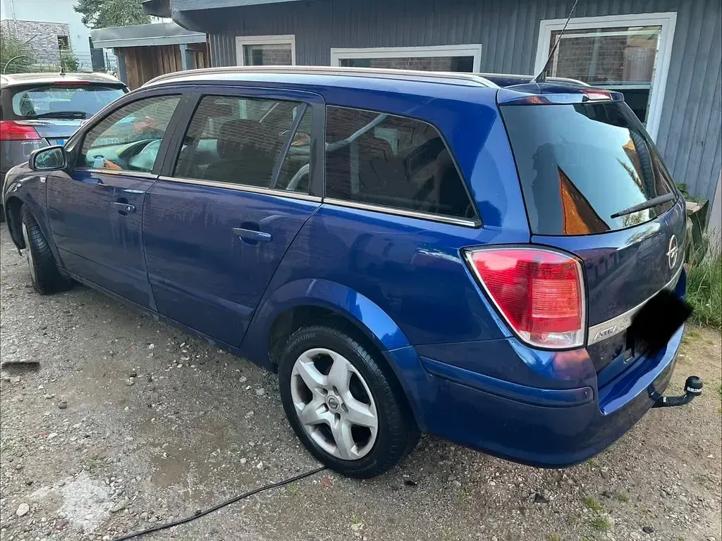 Gebraucht Opel Astra 140 PS (102 kW) 2008 Blau Kombi