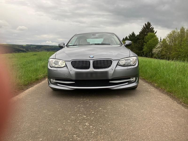 Gebraucht BMW 335 306 PS (225 kW) 2010 Silber Coupé