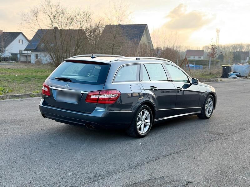 Gebraucht Mercedes E350 265 PS (194 kW) 2010 Grau Kombi