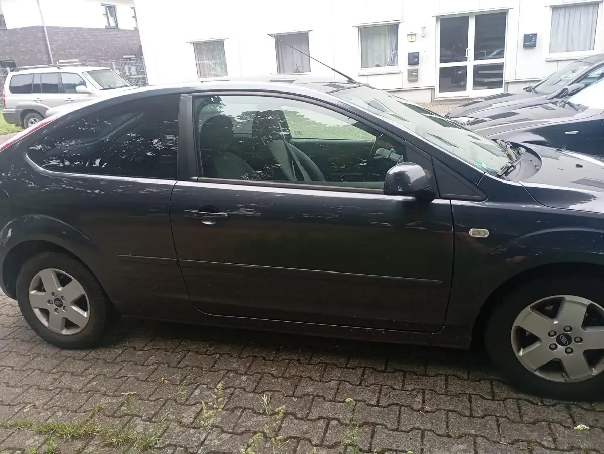 Gebraucht Ford Focus 110 PS (80 kW) 2007 Grau Limousine