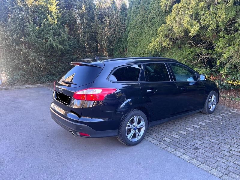 Second-hand Ford Focus 105 CP (77 kW) 2013 Negru Break