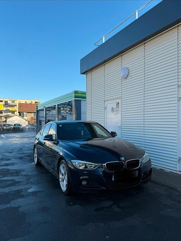 Gebraucht BMW 330 258 PS (189 kW) 2017 Blau Limousine