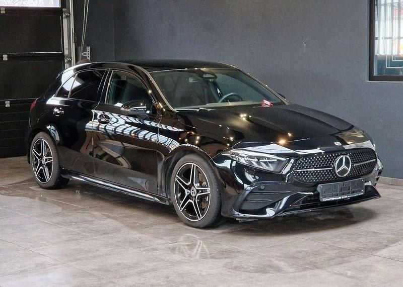 Schwarz Gebraucht 2023 Mercedes A180 Advanced Plus Limousine | 29.800 € (Etwas zu teuer) - Bild 1/3