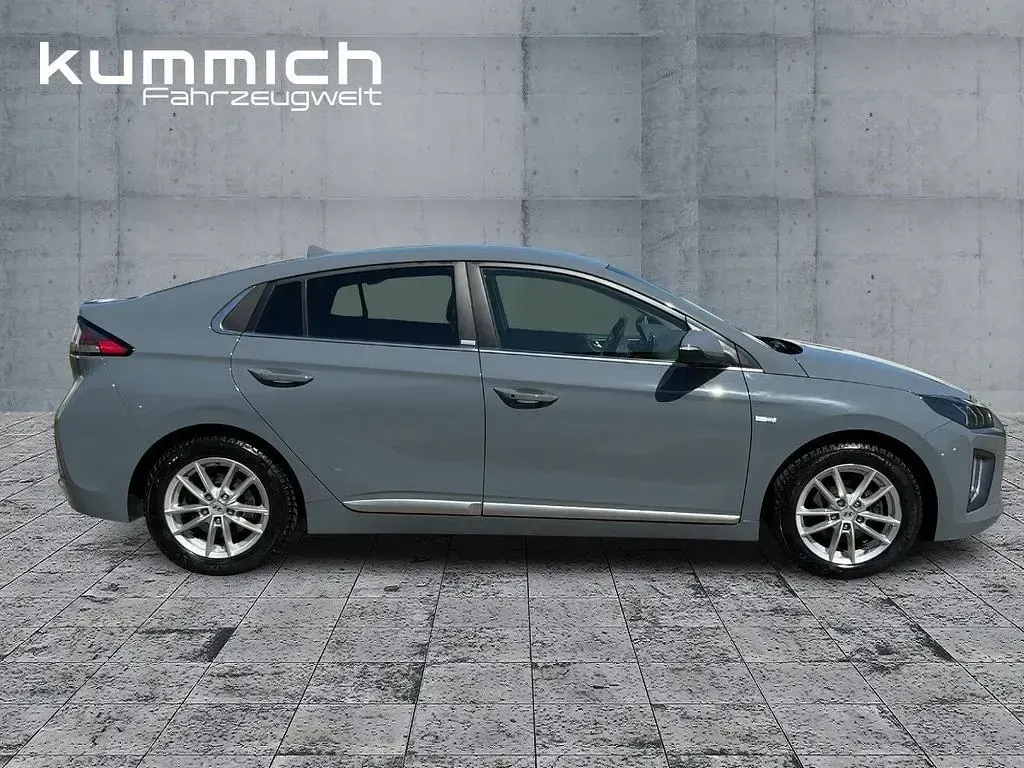 Gebraucht Hyundai Ioniq Premium 141 PS (103 kW) 2021 Grau Kleinwagen