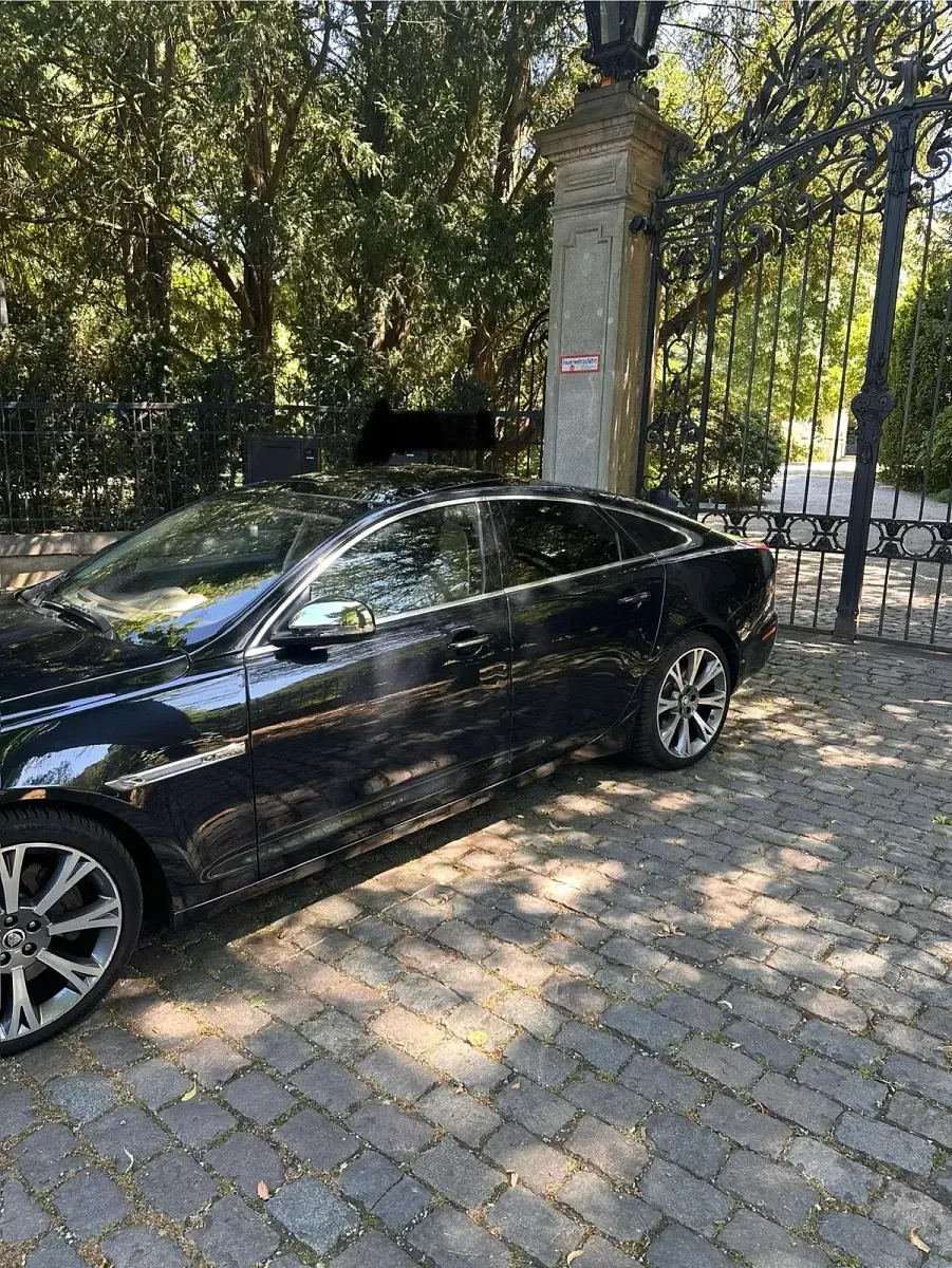 Gebraucht Jaguar XJ 275 PS (202 kW) 2011 Schwarz Limousine