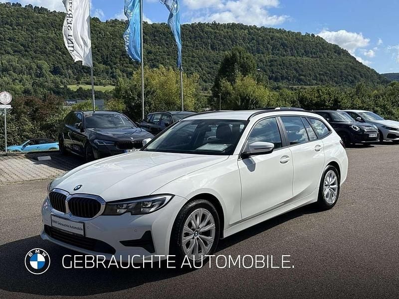 Gebraucht BMW 318 Advantage 150 PS (110 kW) 2022 Alpinweiss iii Kombi