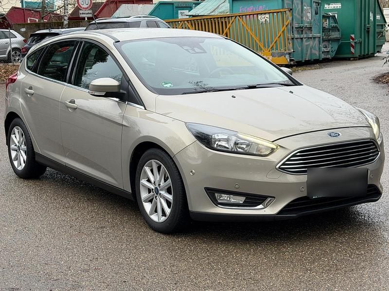 Gebraucht Ford Focus 125 PS (91 kW) 2018 Silber Limousine
