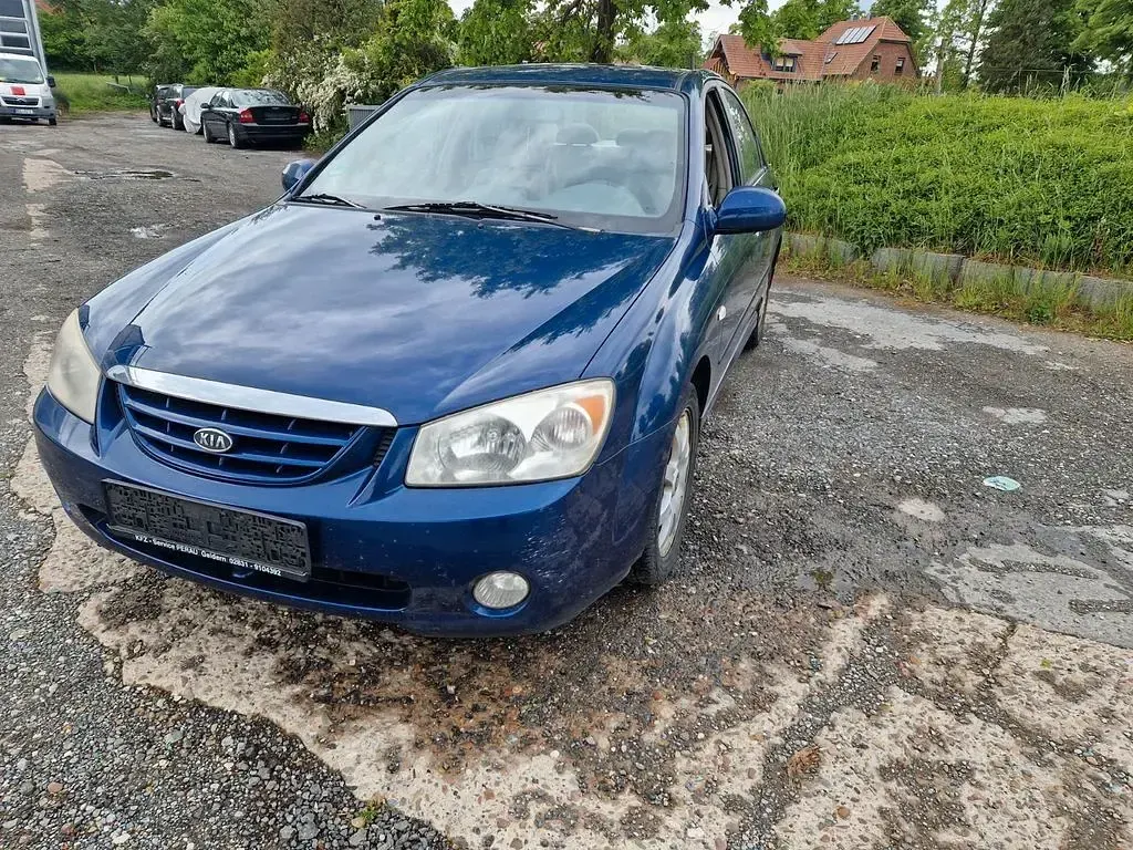 Gebraucht Kia Cerato EX 143 PS (105 kW) 2004 Imperialblau Limousine
