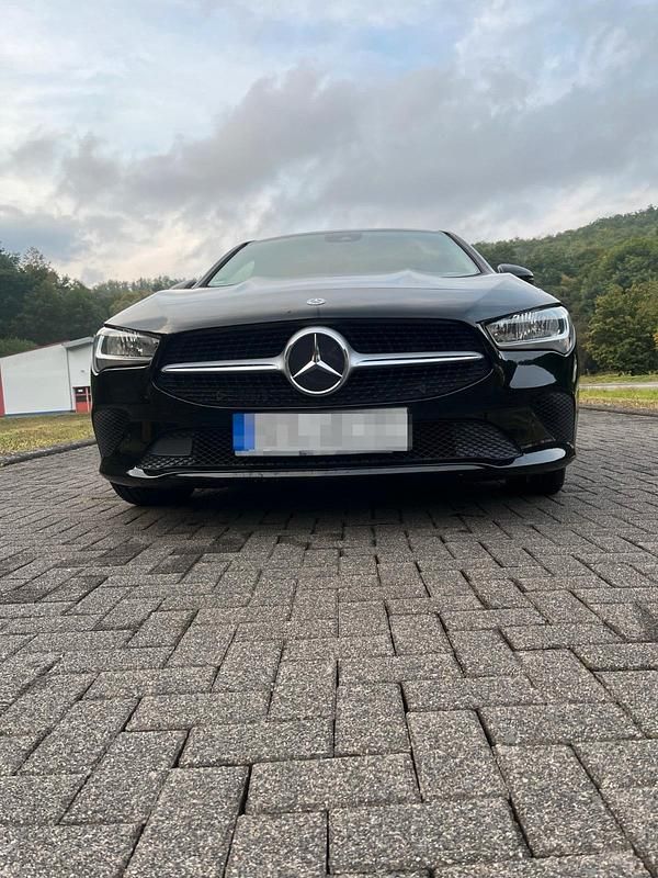 Gebraucht Mercedes CLA200 Night 150 PS (110 kW) 2020 Schwarz Coupé