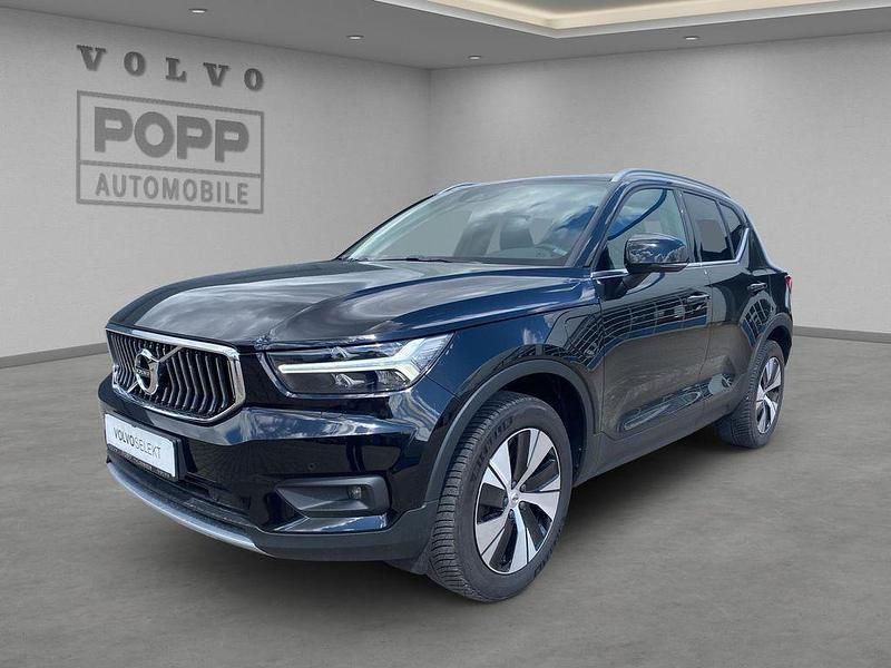 Black solid (stone) / solid Gebraucht 2022 Volvo XC40 Inscription SUV | 26.850 € (Superpreis) - Bild 1/4