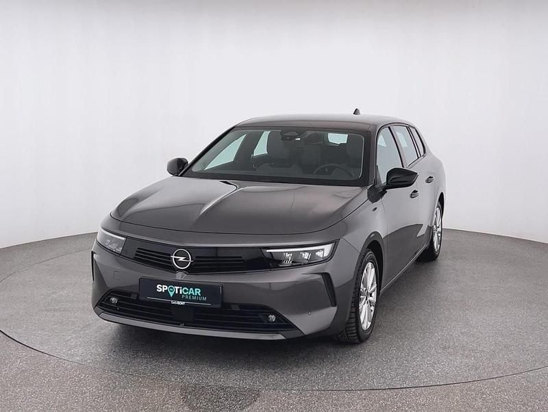 Grau (metallic) Gebraucht 2023 Opel Astra Enjoy Kombi | 20.970 € (Etwas zu teuer) - Bild 1/1