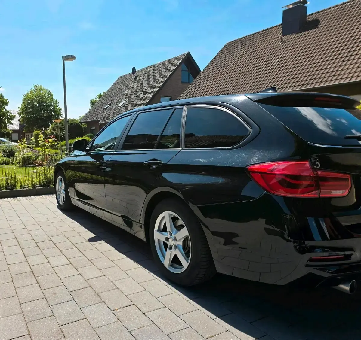 Gebraucht BMW 316 116 PS (85 kW) 2016 Schwarz Limousine