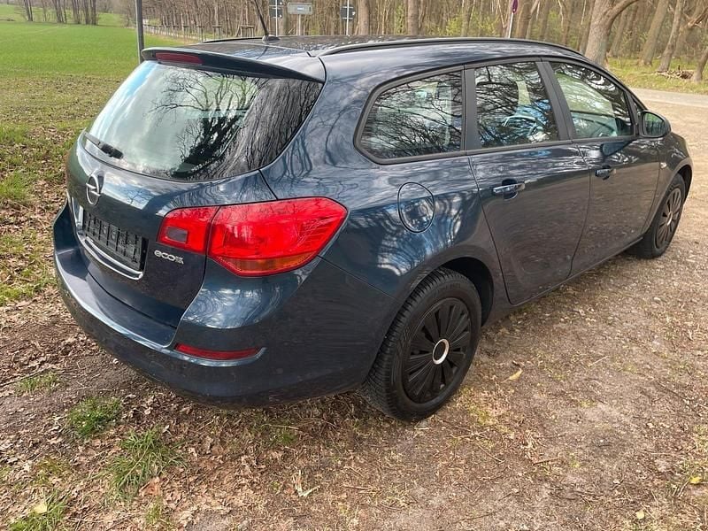 Gebraucht Opel Astra 101 PS (74 kW) 2012 Kombi