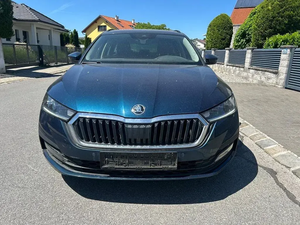 Gebraucht Skoda Octavia Ambition 150 PS (110 kW) 2022 Blau Kombi