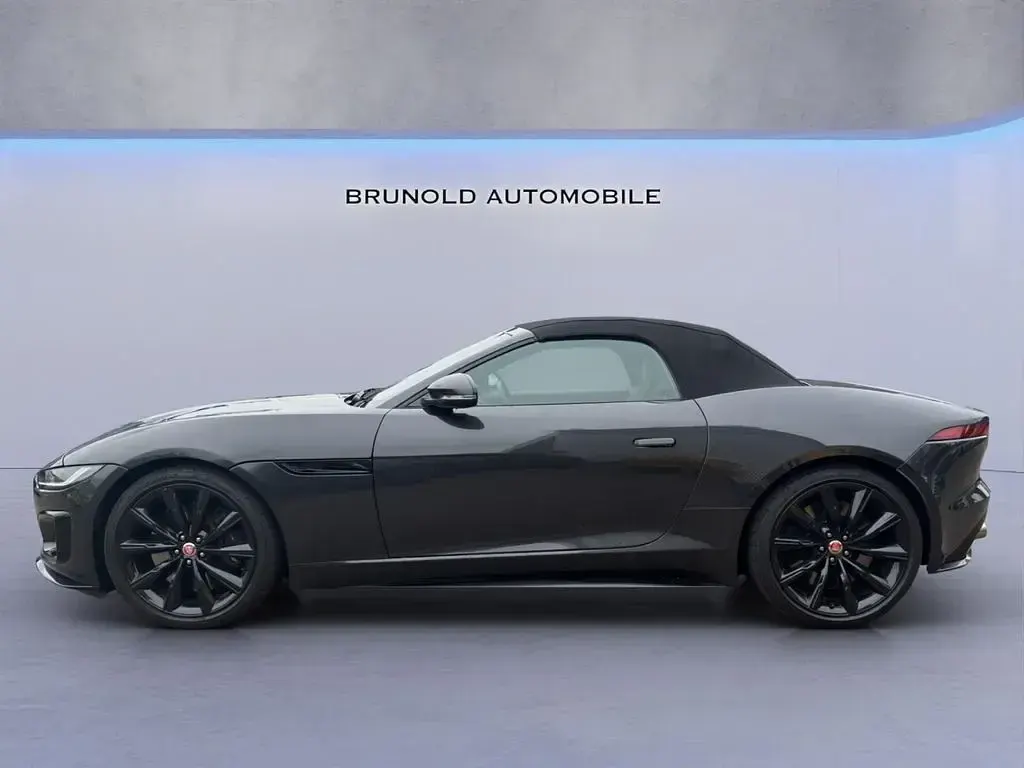 Usata Jaguar F-Type R 575 CV (422 kW) 2020 Grigio Cabrio