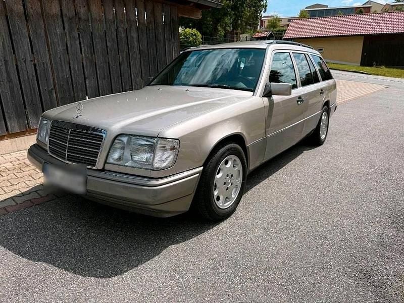 Second-hand Mercedes E320 220 CP (161 kW) 1994 Andere farben Break
