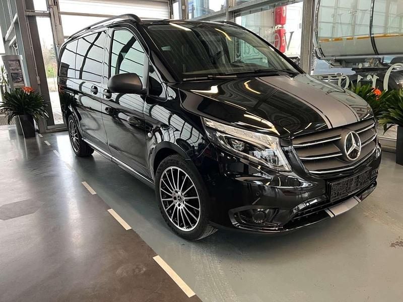Schwarz Gebraucht 2022 Mercedes Vito Edition Van | 57.900 € - Bild 1/4