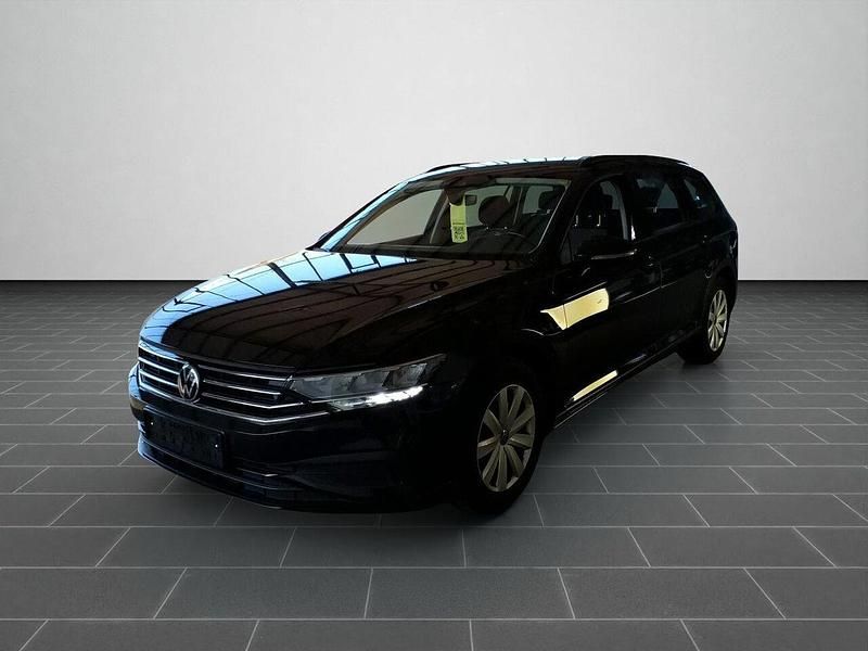 Deep black perleffekt (metallic) Gebraucht 2022 VW Passat Kombi | 24.950 € (Guter Preis) - Bild 1/4