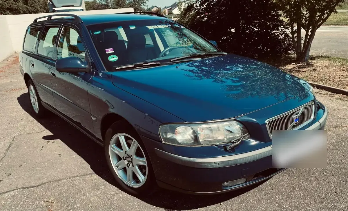 Używany Volvo V70 170 KM (125 kW) 2002 Niebieski Kombi