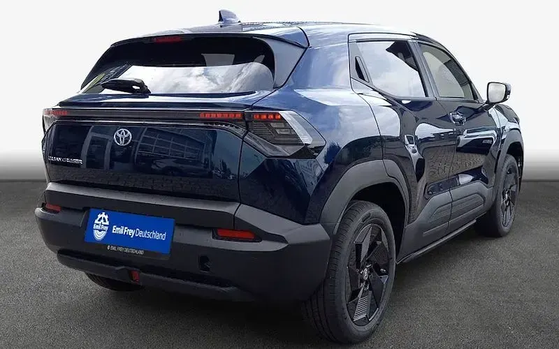 Neu Toyota Urban Cruiser 128 kW (175 PS) 2026 Nimbus blue SUV