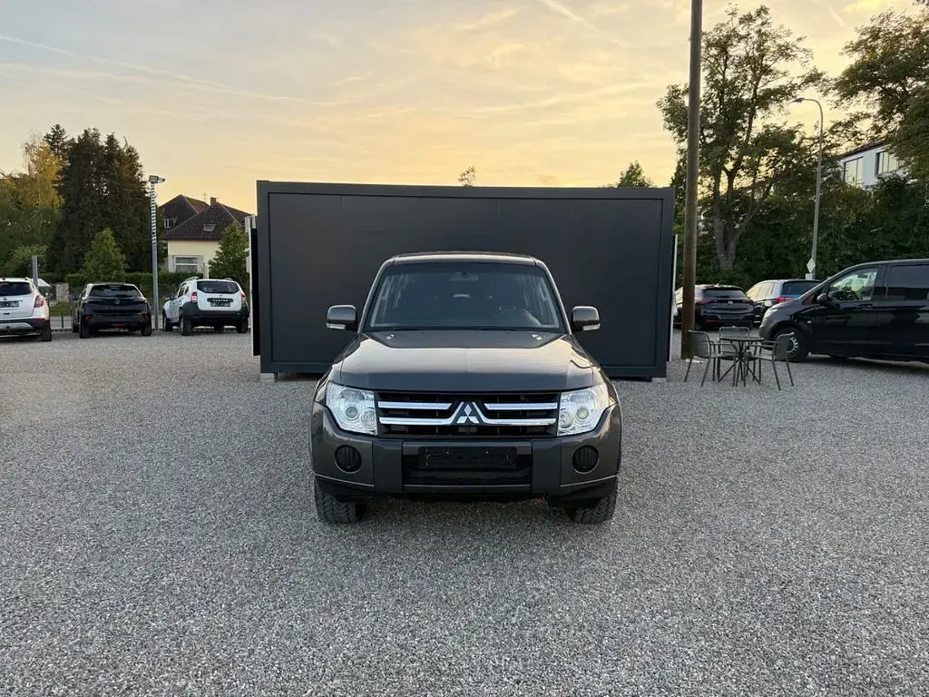 Gebraucht Mitsubishi Pajero 200 PS (147 kW) 2011 Grau SUV
