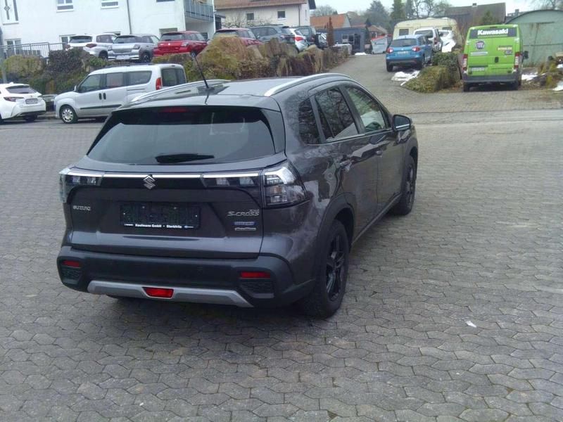 Gebraucht Suzuki SX4 Comfort+ 129 PS (94 kW) 2022 Grau SUV