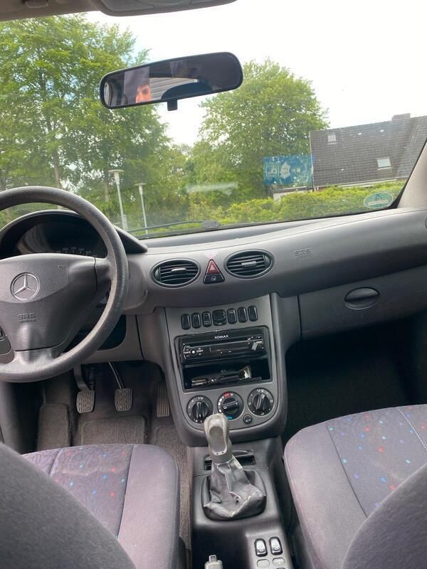 Blau Gebraucht 2004 Mercedes A140 Kleinwagen | 800 € - Bild 1/4