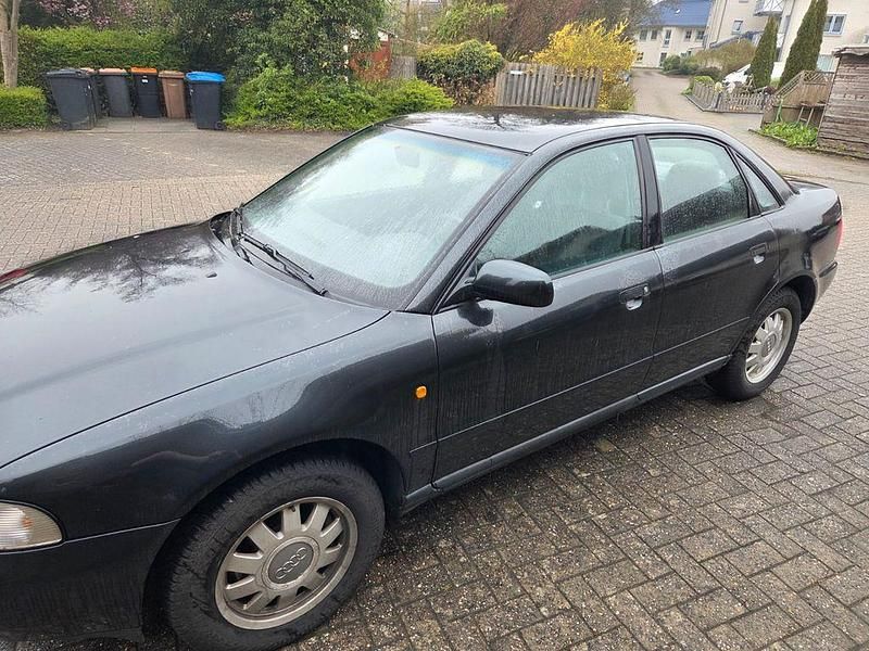 Second-hand Audi A4 125 CP (91 kW) 1998 Negru Berlinǎ