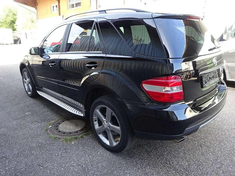 Gebraucht Mercedes ML320 224 PS (164 kW) 2006 Schwarz  unilack SUV