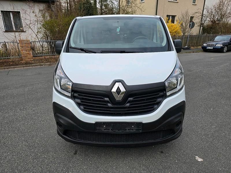 Gebraucht Renault Trafic 120 PS (88 kW) 2016 Weiß Van / Kleinbus