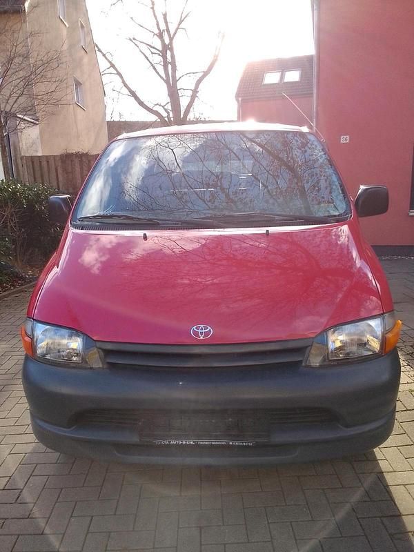 Gebraucht Toyota HiAce 90 PS (66 kW) 1999 Rot Van / Kleinbus