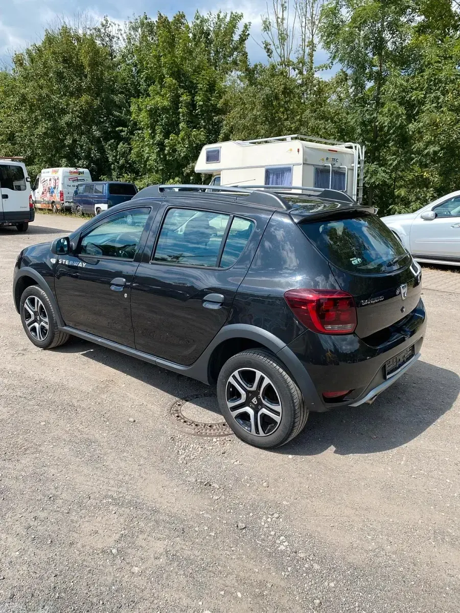 Gebraucht Dacia Sandero Comfort 90 PS (66 kW) 2017 Schwarz Limousine