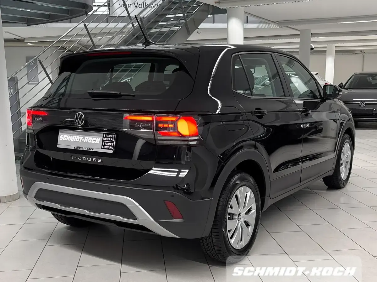 Gebraucht VW T-Cross 95 PS (69 kW) 2025 Deep black perleffekt (schwarz) SUV