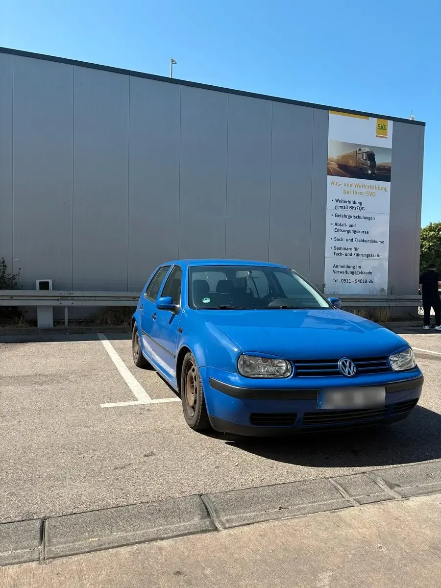 Gebraucht VW Golf IV 90 PS (66 kW) 2001 Blau Kleinwagen