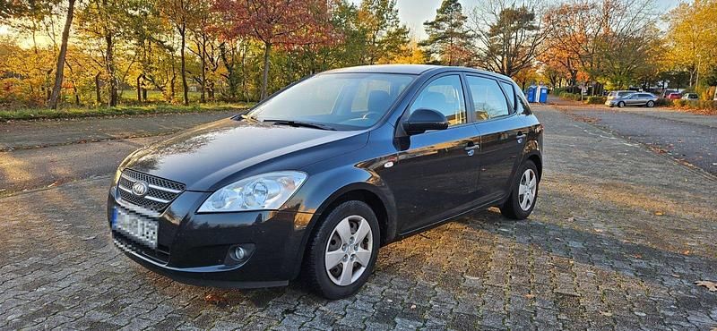 Schwarz Gebraucht 2009 Kia Ceed 2 Kleinwagen | 1.500 € - Bild 1/4