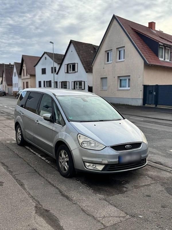Silber Gebraucht 2007 Ford Galaxy Ghia Van / Kleinbus | 4.300 € (Fairer Preis) - Bild 1/4