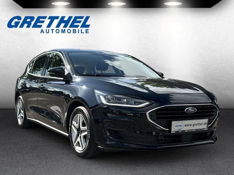 Schwarz Gebraucht 2022 Ford Focus Cool & Connect Limousine | 18.990 € (Fairer Preis) - Bild 1/4