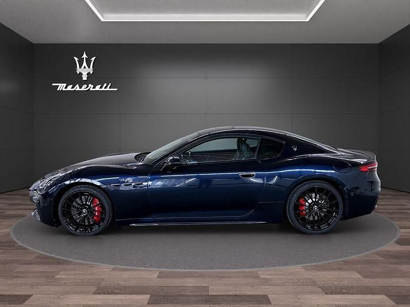 Gebraucht Maserati Granturismo 549 PS (403 kW) 2025 Blau Coupé