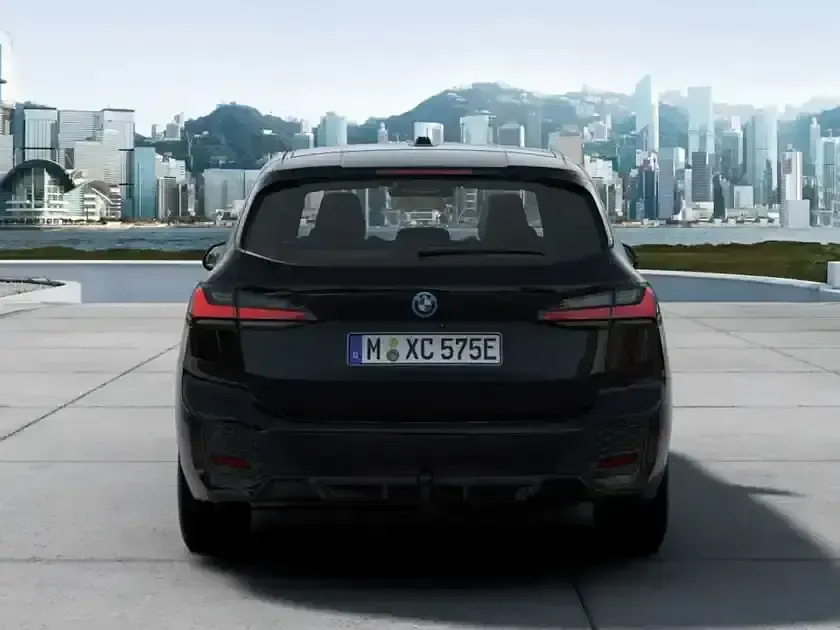 Gebraucht BMW 230e Active Tourer Comfort Edition 150 PS (110 kW) 2024 Black sapphire (schwarz) Van / Kleinbus